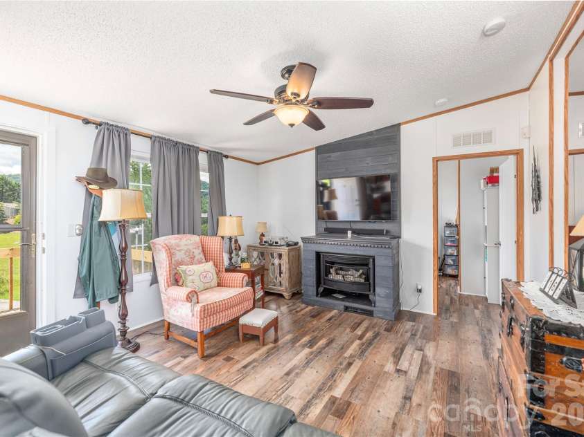 40 Farmstead Road, Leicester, NC 28748.  MLS# CAR4404206, YatesRealty ID 38703. 