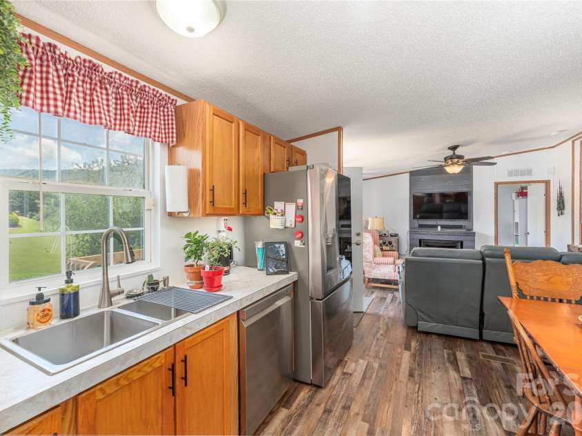 40 Farmstead Road, Leicester, NC 28748.  MLS# CAR4404206, YatesRealty ID 38703. 