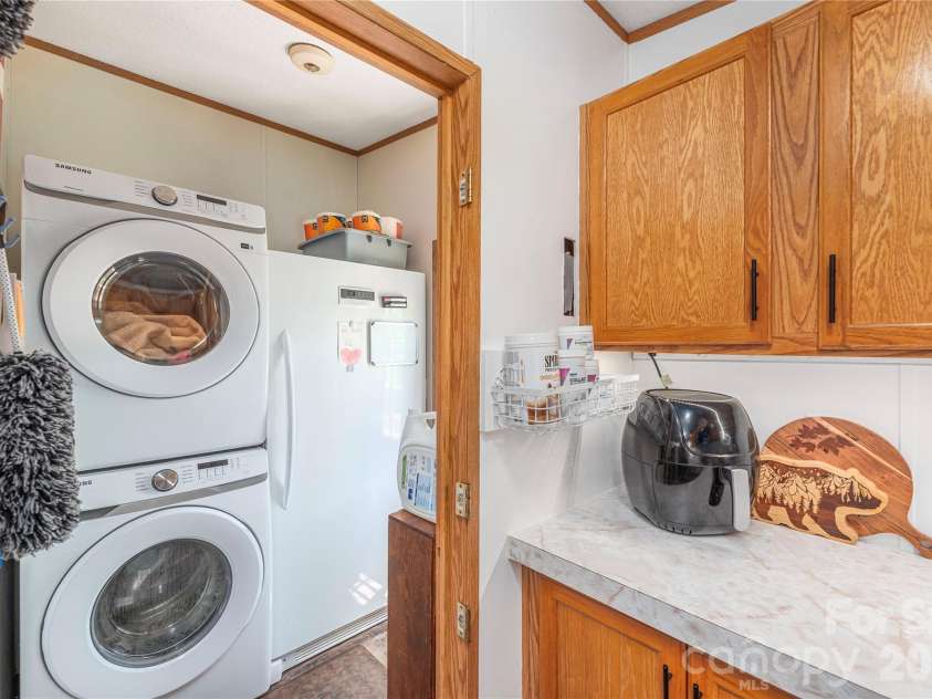 40 Farmstead Road, Leicester, NC 28748.  MLS# CAR4404206, YatesRealty ID 38703. 