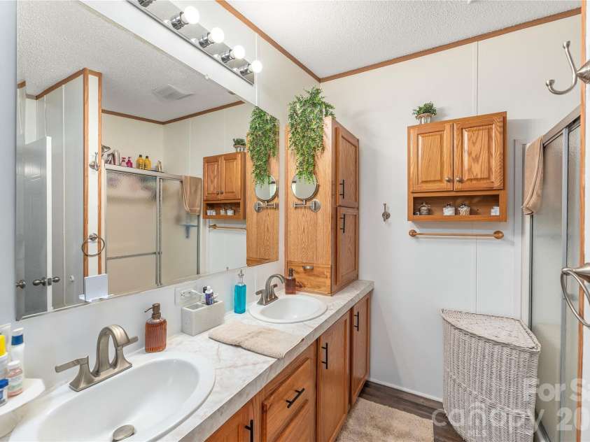 40 Farmstead Road, Leicester, NC 28748.  MLS# CAR4404206, YatesRealty ID 38703. 