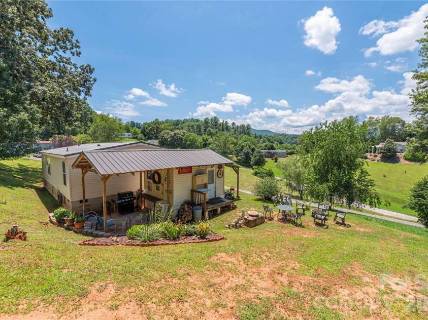 40 Farmstead Road, Leicester, NC 28748.  MLS# CAR4404206, YatesRealty ID 38703. 