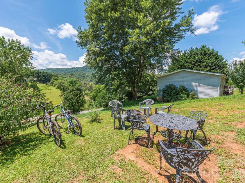 40 Farmstead Road, Leicester, NC 28748.  MLS# CAR4404206, YatesRealty ID 38703. 