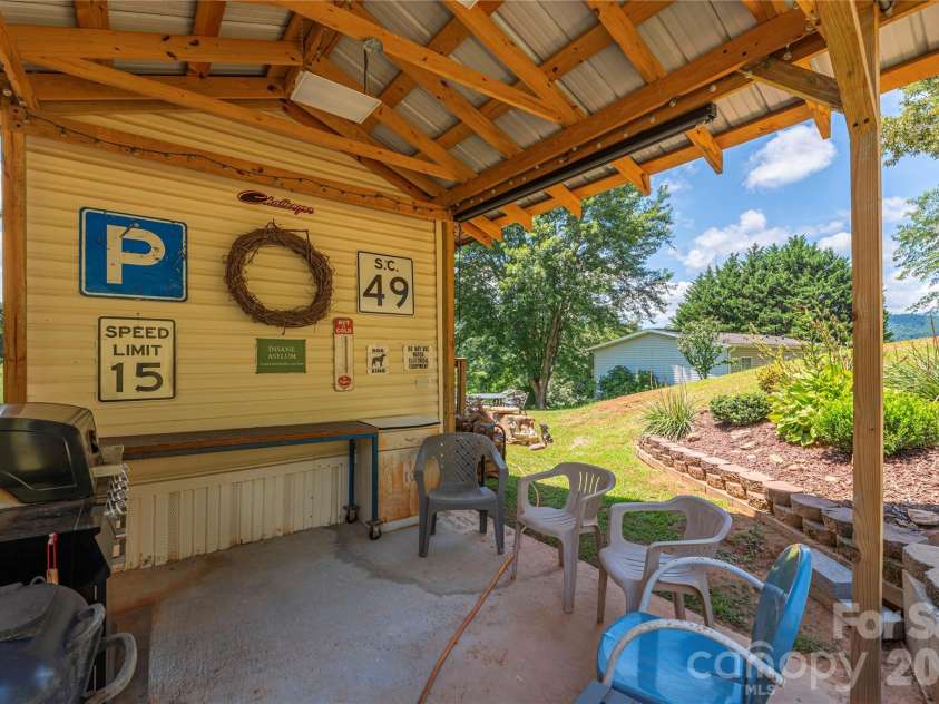 40 Farmstead Road, Leicester, NC 28748.  MLS# CAR4404206, YatesRealty ID 38703. 