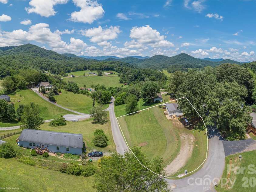 40 Farmstead Road, Leicester, NC 28748.  MLS# CAR4404206, YatesRealty ID 38703. 