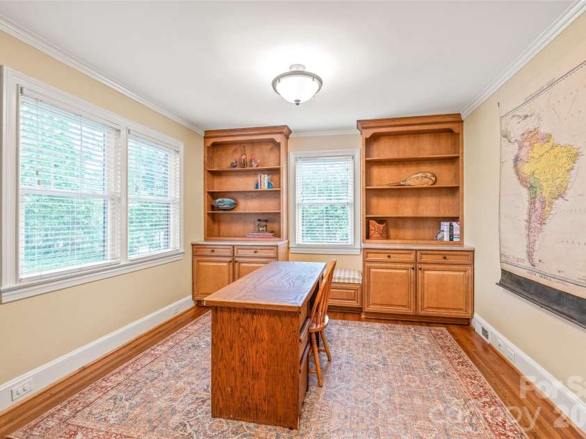 600 Central Avenue, Belmont, NC 28012.  MLS# CAR4375573, YatesRealty ID 38704. Dedicated Office with Built-ins