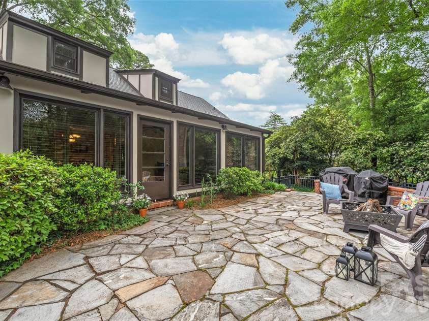 600 Central Avenue, Belmont, NC 28012.  MLS# CAR4375573, YatesRealty ID 38704. Inviting Patio