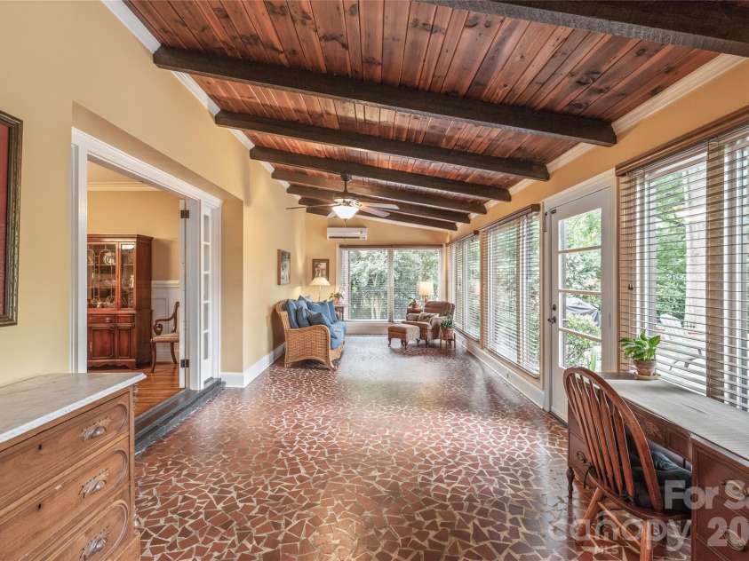 600 Central Avenue, Belmont, NC 28012.  MLS# CAR4375573, YatesRealty ID 38704. Sprawling Sunroom with Exposed Beams