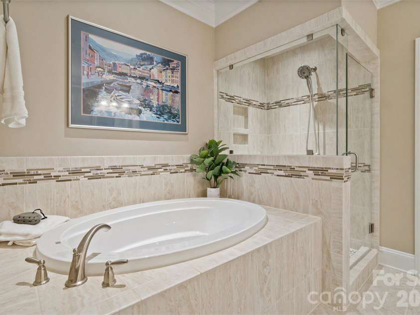 5125 Pansley Drive, Charlotte, NC 28226.  MLS# CAR4401320, YatesRealty ID 38705. 
