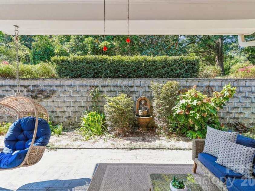 5125 Pansley Drive, Charlotte, NC 28226.  MLS# CAR4401320, YatesRealty ID 38705. Covered Patio