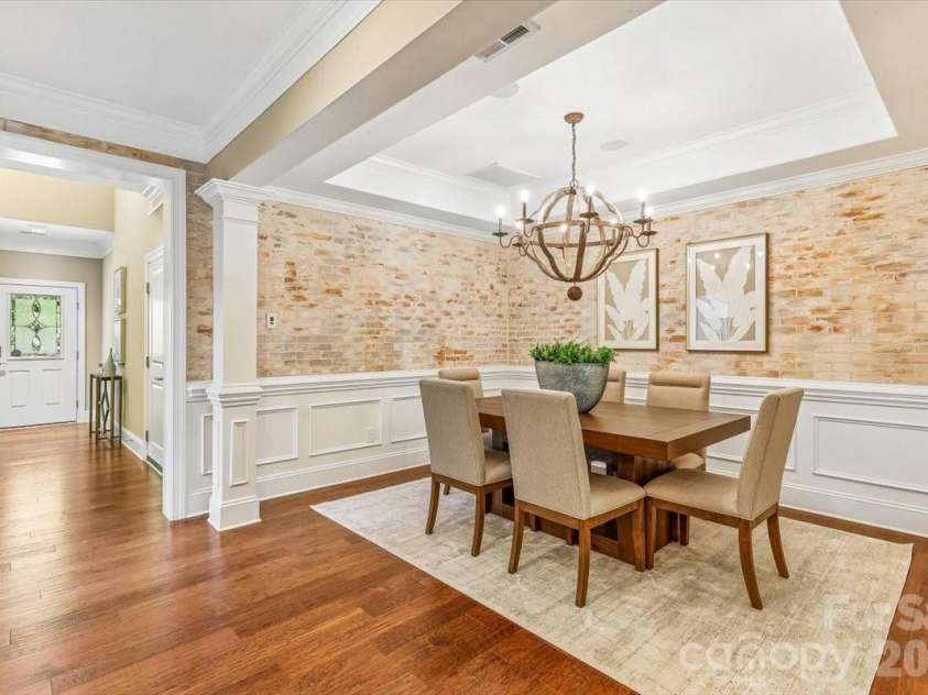 5125 Pansley Drive, Charlotte, NC 28226.  MLS# CAR4401320, YatesRealty ID 38705. Dining area