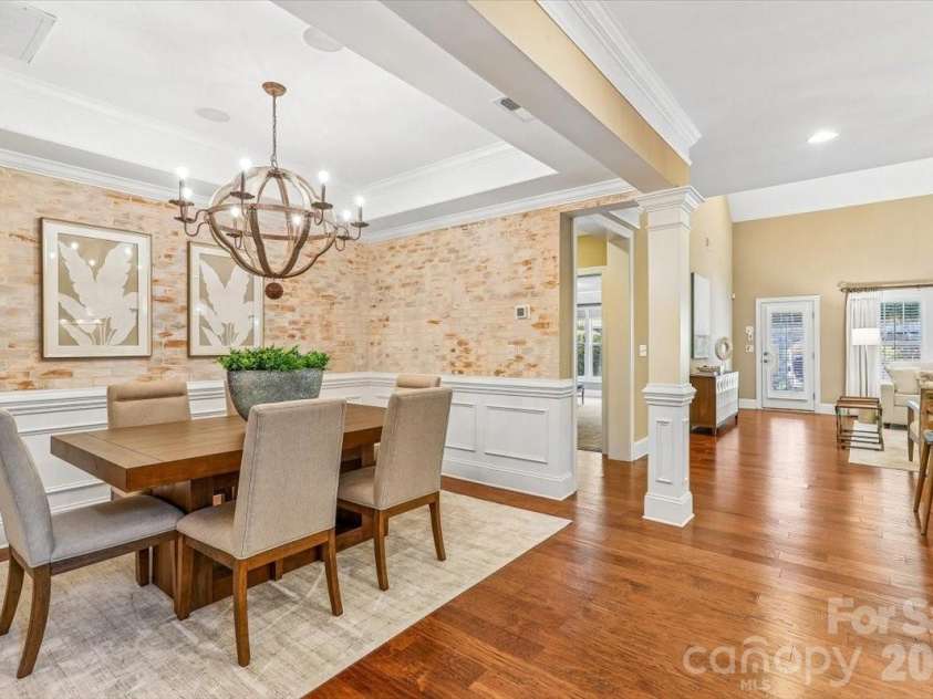 5125 Pansley Drive, Charlotte, NC 28226.  MLS# CAR4401320, YatesRealty ID 38705. Dining area