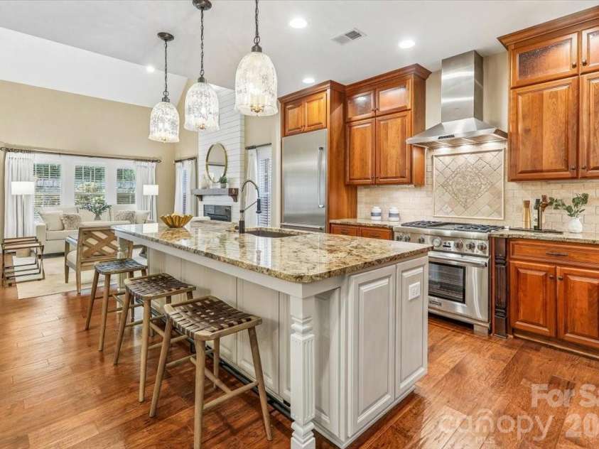 5125 Pansley Drive, Charlotte, NC 28226.  MLS# CAR4401320, YatesRealty ID 38705. Kitchen
