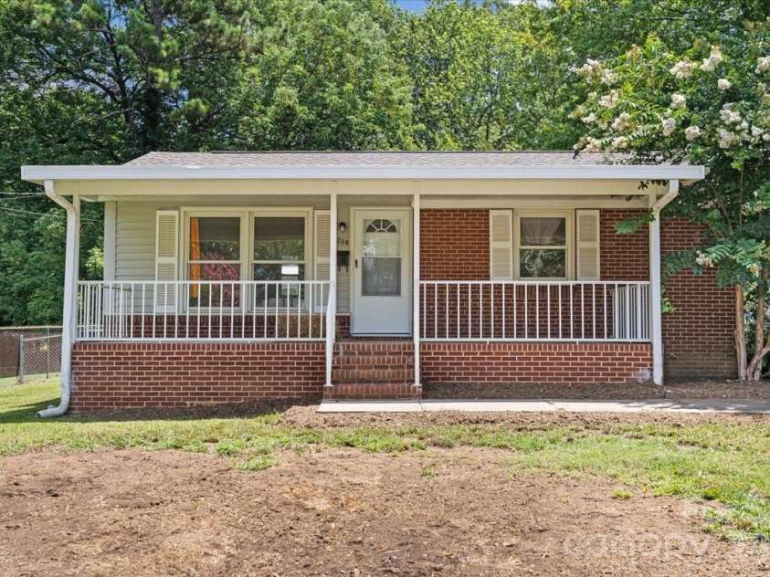 208 Tomberlin Road, Mount Holly, NC 28120.  MLS# CAR4403727, YatesRealty ID 38708. 