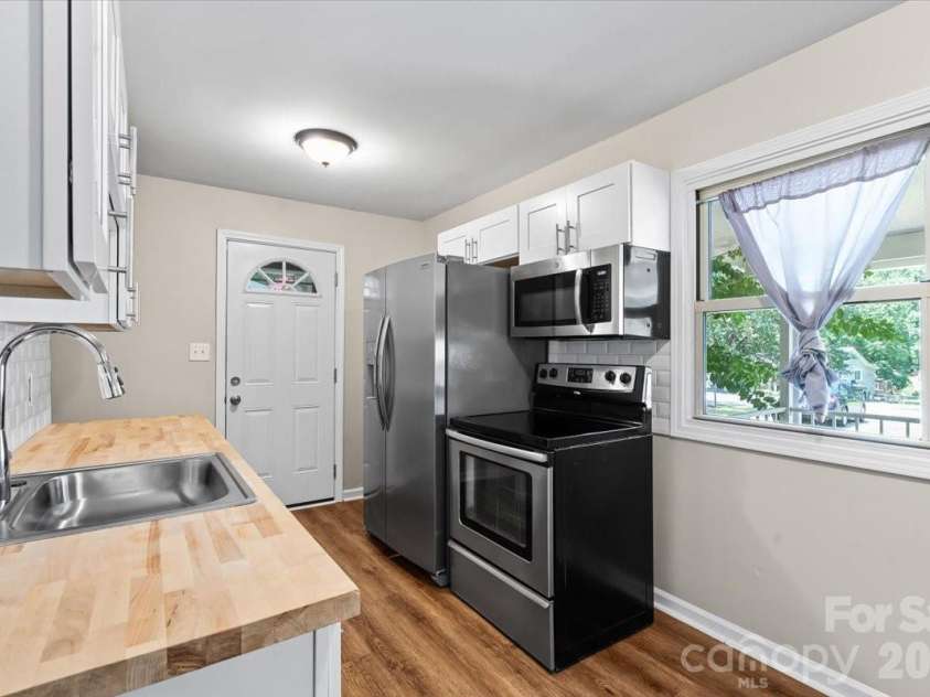208 Tomberlin Road, Mount Holly, NC 28120.  MLS# CAR4403727, YatesRealty ID 38708. 