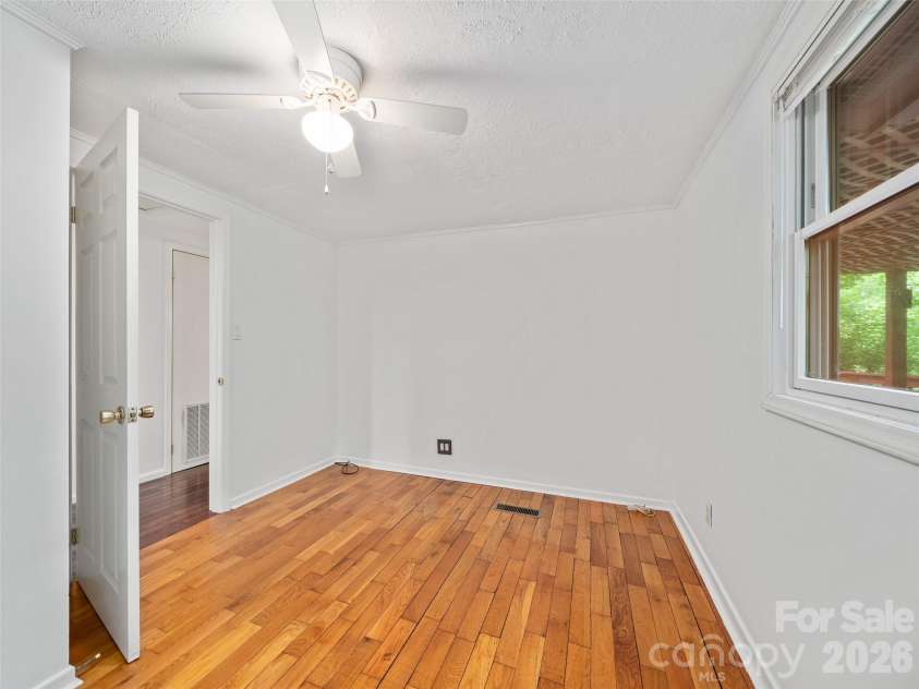 125 Heartland Lane, Burnsville, NC 28714.  MLS# CAR4273356, YatesRealty ID 3871. 3rd Bedroom