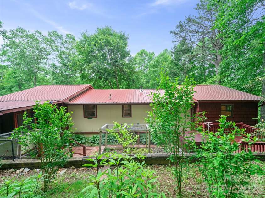 125 Heartland Lane, Burnsville, NC 28714.  MLS# CAR4273356, YatesRealty ID 3871. Back of House