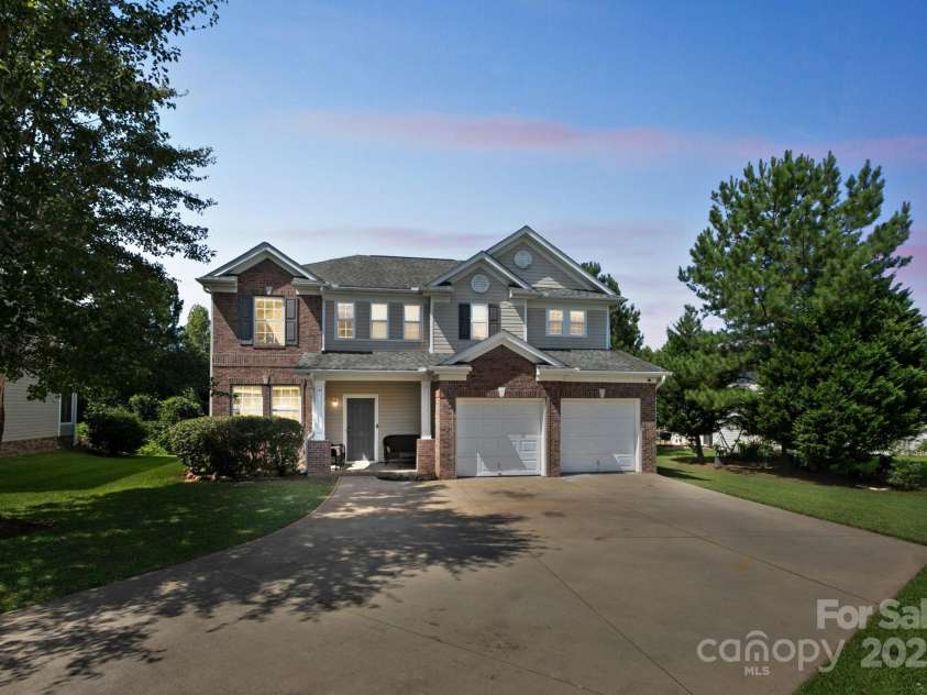 822 Edisto River Drive, Roebuck, SC 29376.  MLS# CAR4228840, YatesRealty ID 3871. 