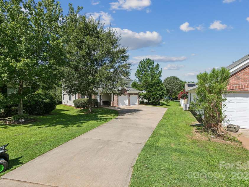 822 Edisto River Drive, Roebuck, SC 29376.  MLS# CAR4228840, YatesRealty ID 3871. 