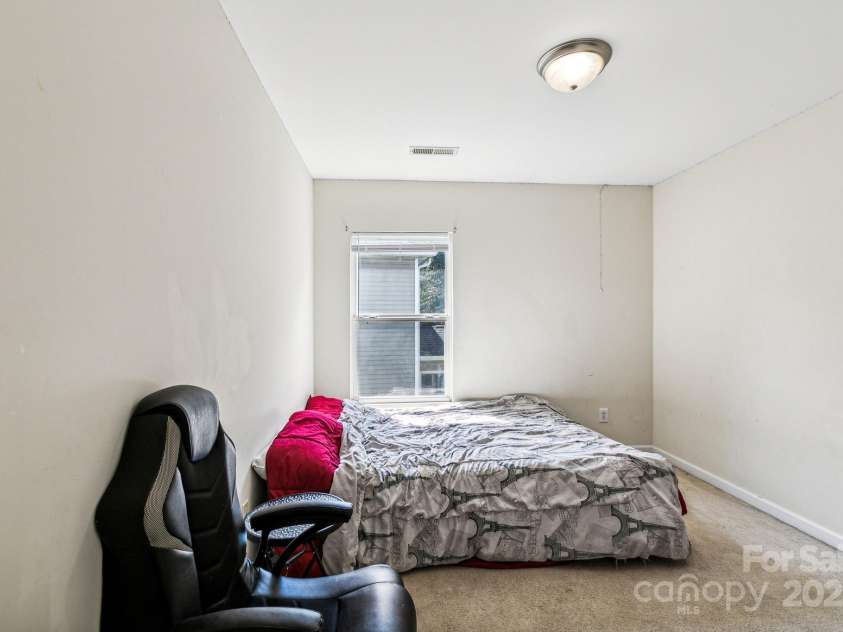 822 Edisto River Drive, Roebuck, SC 29376.  MLS# CAR4228840, YatesRealty ID 3871. 