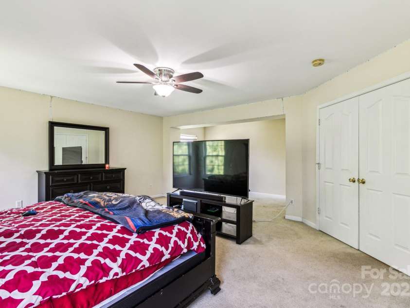 822 Edisto River Drive, Roebuck, SC 29376.  MLS# CAR4228840, YatesRealty ID 3871. 