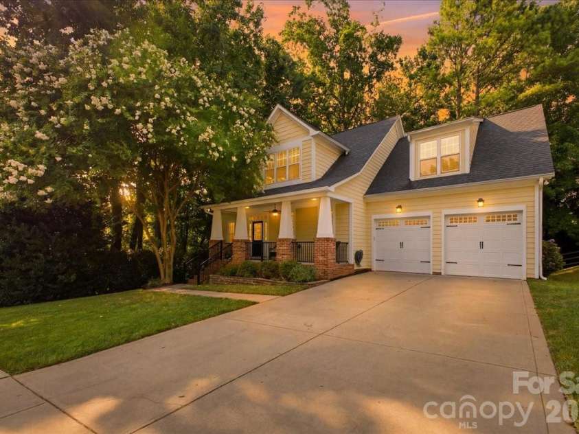 10323 Mina Court, Charlotte, NC 28277.  MLS# CAR4399146, YatesRealty ID 38711. Digital sunset