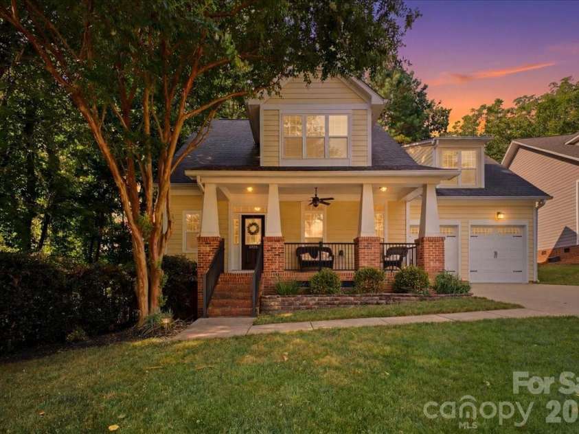 10323 Mina Court, Charlotte, NC 28277.  MLS# CAR4399146, YatesRealty ID 38711. Digital sunset