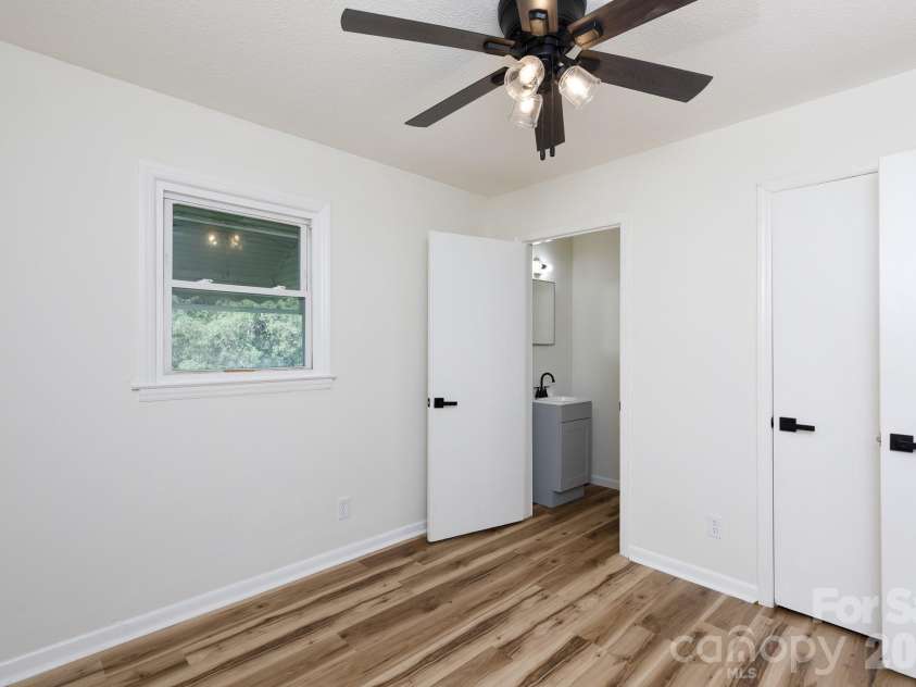 3270 Bridges Drive, Rock Hill, SC 29730.  MLS# CAR4401926, YatesRealty ID 38715. 
