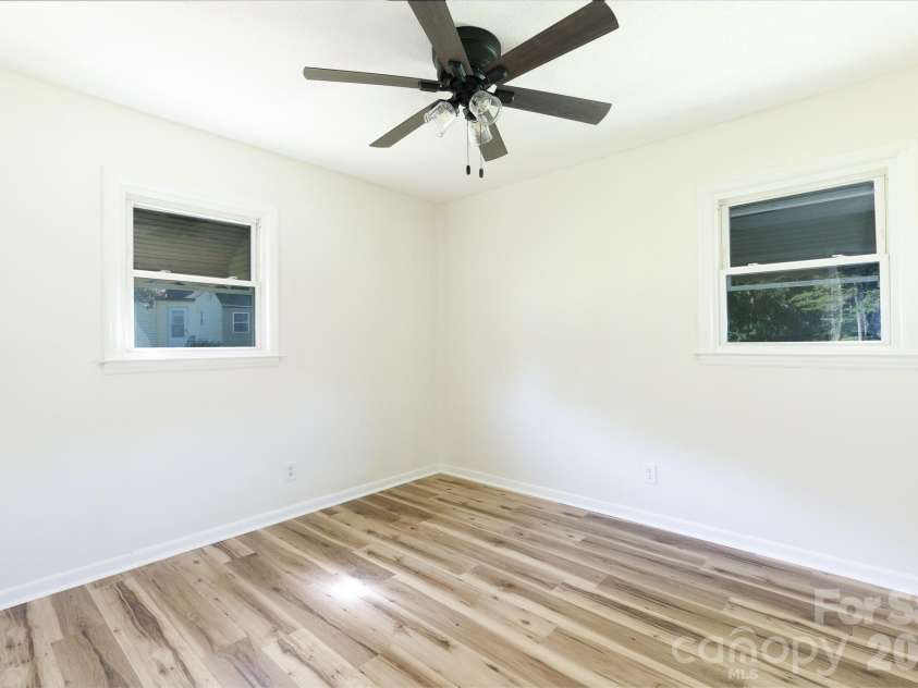 3270 Bridges Drive, Rock Hill, SC 29730.  MLS# CAR4401926, YatesRealty ID 38715. 