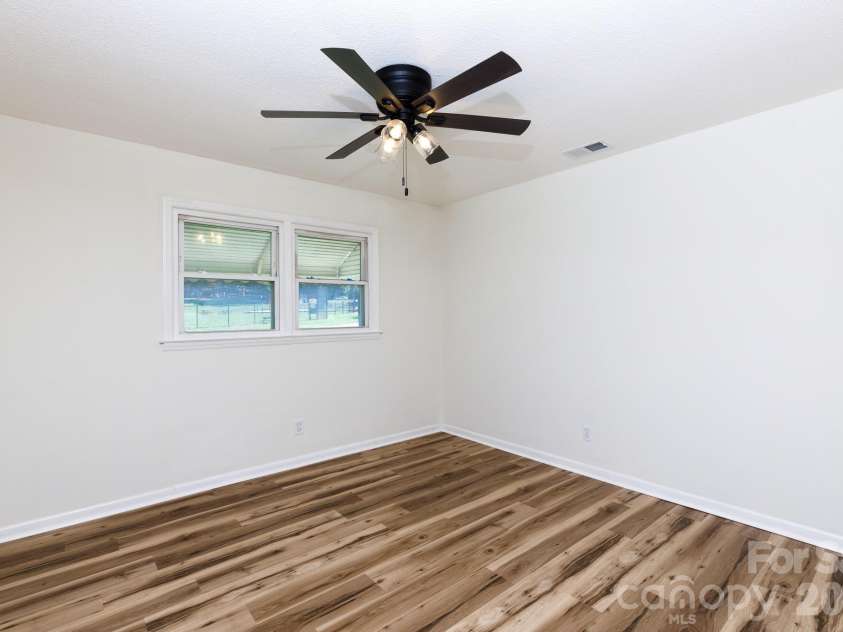 3270 Bridges Drive, Rock Hill, SC 29730.  MLS# CAR4401926, YatesRealty ID 38715. 