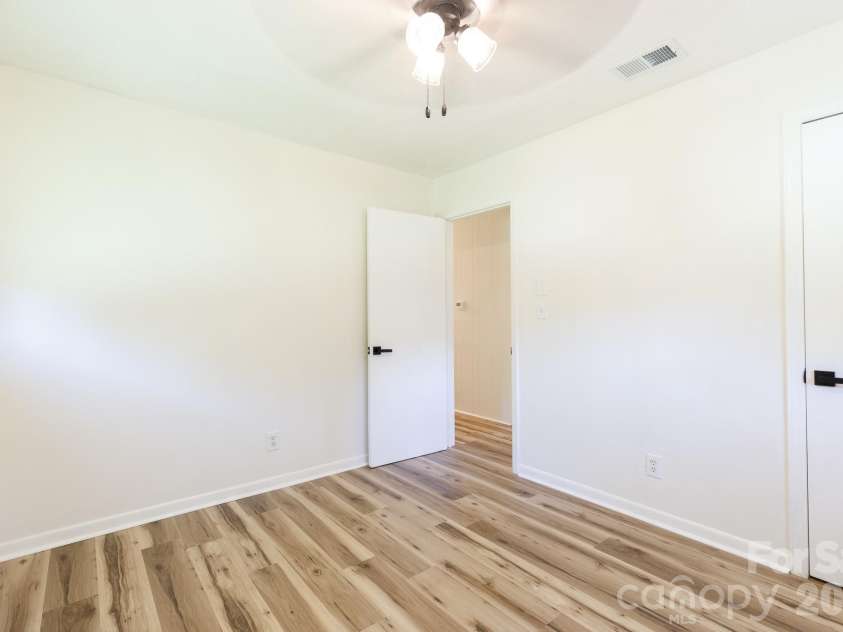3270 Bridges Drive, Rock Hill, SC 29730.  MLS# CAR4401926, YatesRealty ID 38715. 