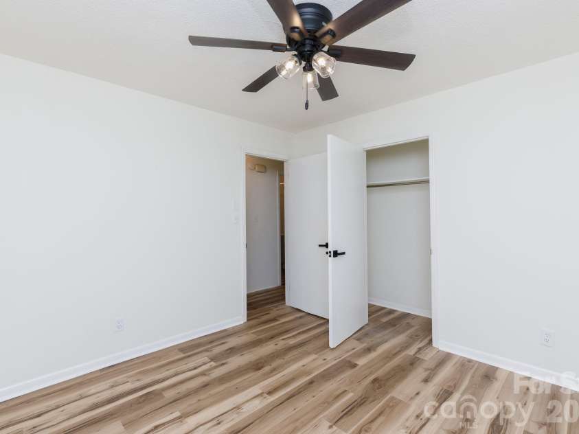 3270 Bridges Drive, Rock Hill, SC 29730.  MLS# CAR4401926, YatesRealty ID 38715. 