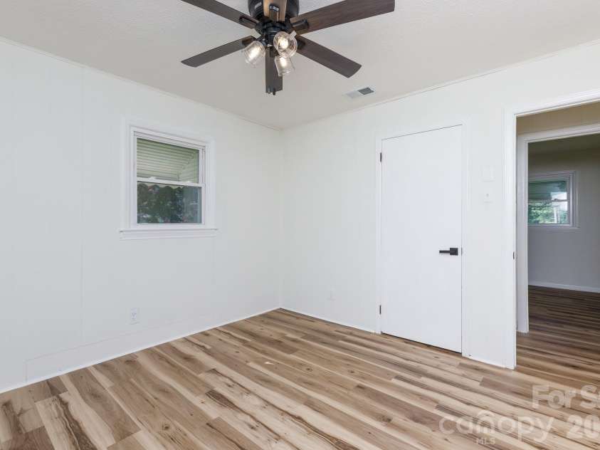 3270 Bridges Drive, Rock Hill, SC 29730.  MLS# CAR4401926, YatesRealty ID 38715. 