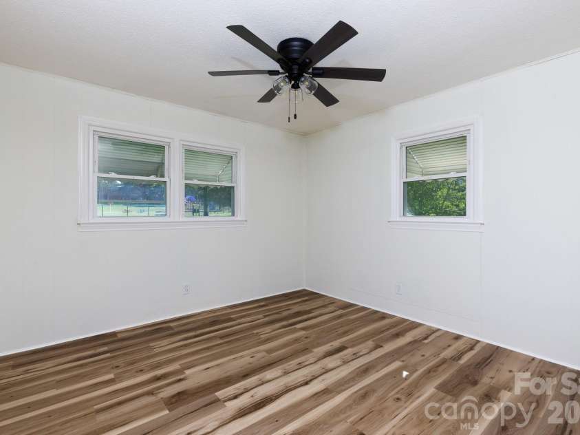 3270 Bridges Drive, Rock Hill, SC 29730.  MLS# CAR4401926, YatesRealty ID 38715. 