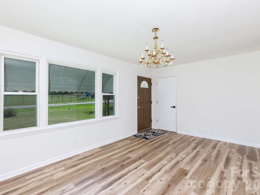 3270 Bridges Drive, Rock Hill, SC 29730.  MLS# CAR4401926, YatesRealty ID 38715. 