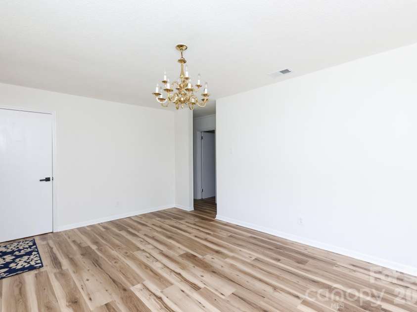 3270 Bridges Drive, Rock Hill, SC 29730.  MLS# CAR4401926, YatesRealty ID 38715. 