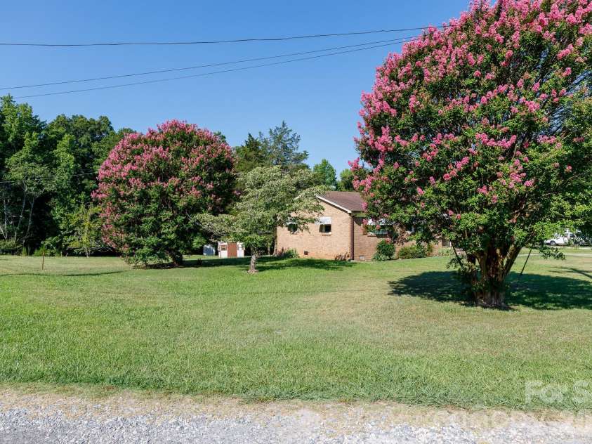 3270 Bridges Drive, Rock Hill, SC 29730.  MLS# CAR4401926, YatesRealty ID 38715. 