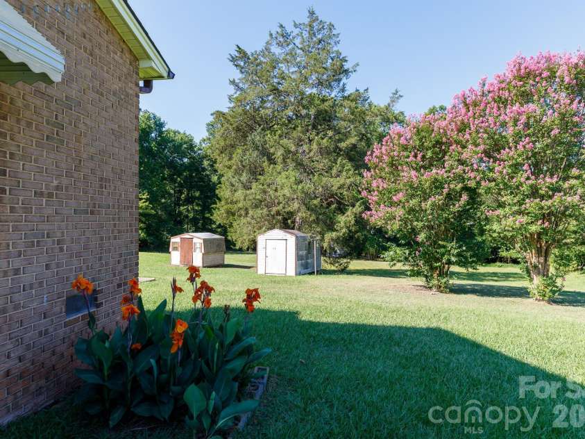 3270 Bridges Drive, Rock Hill, SC 29730.  MLS# CAR4401926, YatesRealty ID 38715. 