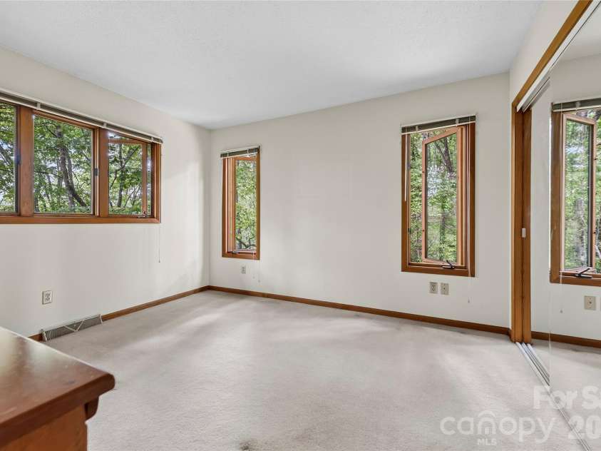 109 Usdasdi Drive, Brevard, NC 28712.  MLS# CAR4405898, YatesRealty ID 38717. Ideal for guests or a home office