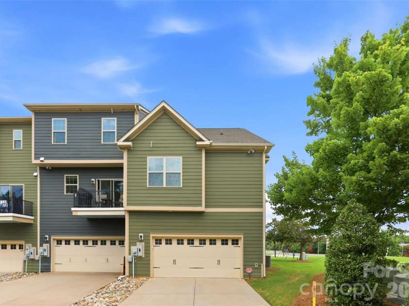 509 Dulaney Drive, Fort Mill, SC 29708.  MLS# CAR4401390, YatesRealty ID 38718. 