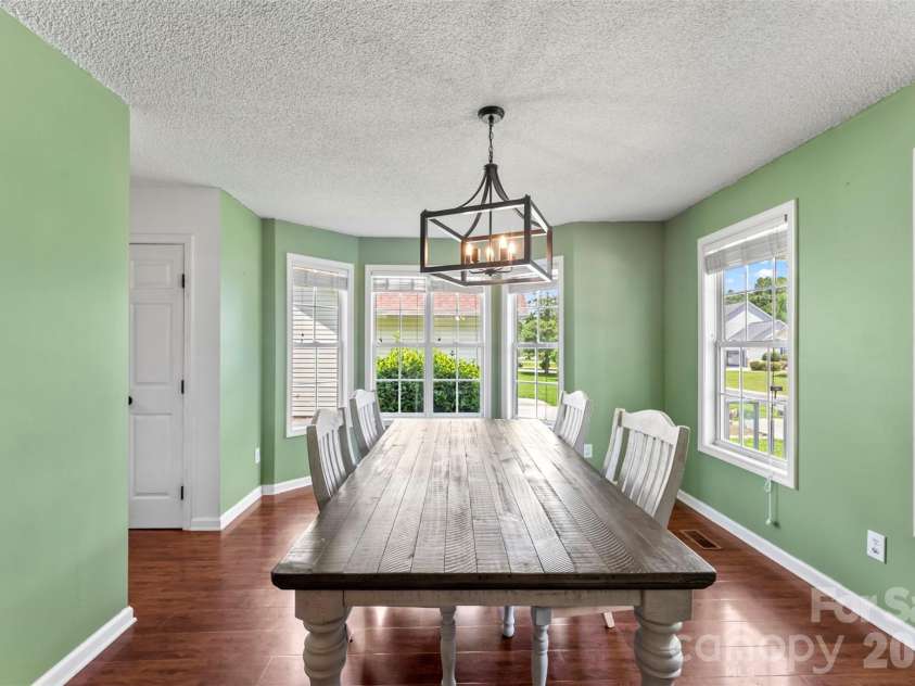 820 Saint Andrews Place, Concord, NC 28025.  MLS# CAR4399325, YatesRealty ID 38719. 