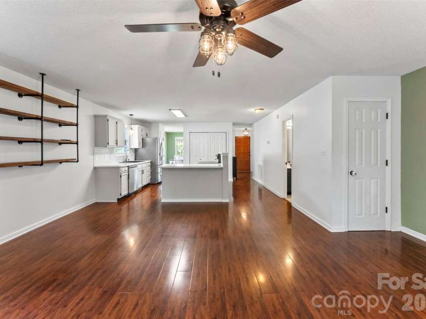 820 Saint Andrews Place, Concord, NC 28025.  MLS# CAR4399325, YatesRealty ID 38719. 