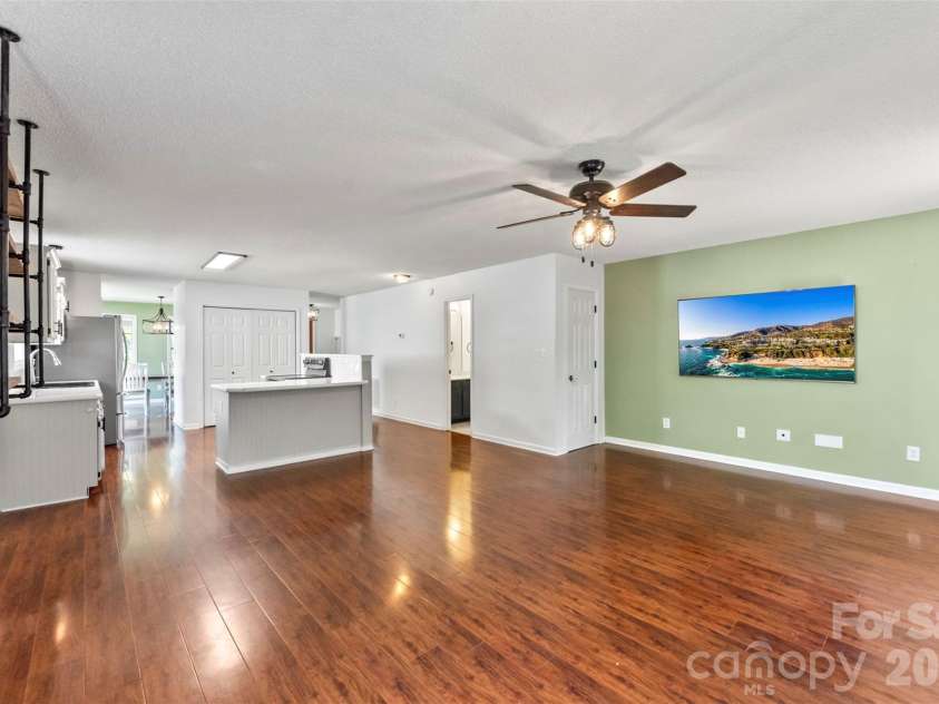 820 Saint Andrews Place, Concord, NC 28025.  MLS# CAR4399325, YatesRealty ID 38719. 
