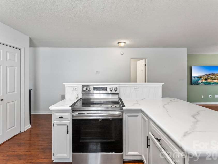820 Saint Andrews Place, Concord, NC 28025.  MLS# CAR4399325, YatesRealty ID 38719. 