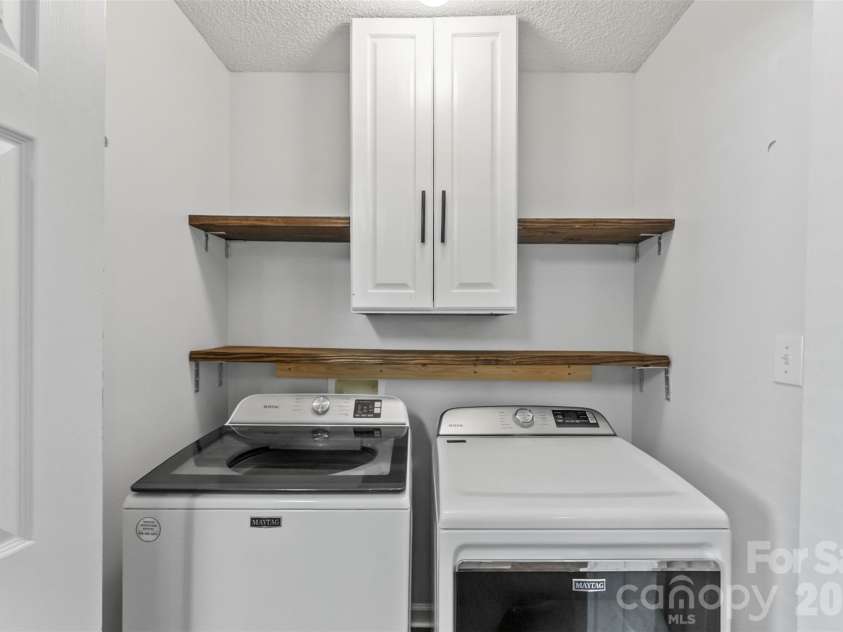 820 Saint Andrews Place, Concord, NC 28025.  MLS# CAR4399325, YatesRealty ID 38719. 