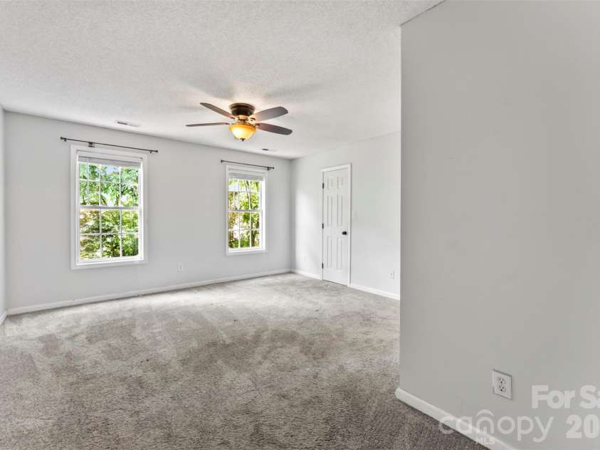 820 Saint Andrews Place, Concord, NC 28025.  MLS# CAR4399325, YatesRealty ID 38719. 