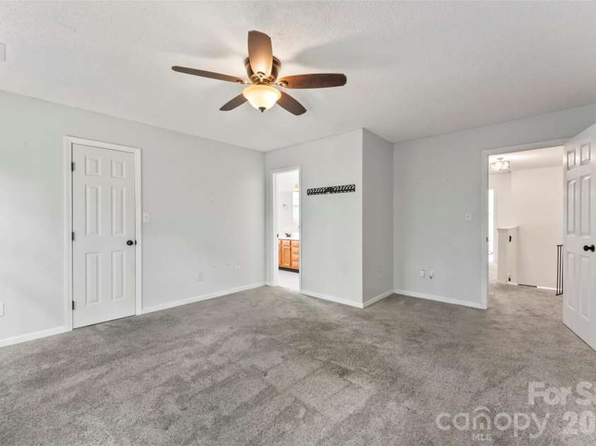 820 Saint Andrews Place, Concord, NC 28025.  MLS# CAR4399325, YatesRealty ID 38719. 