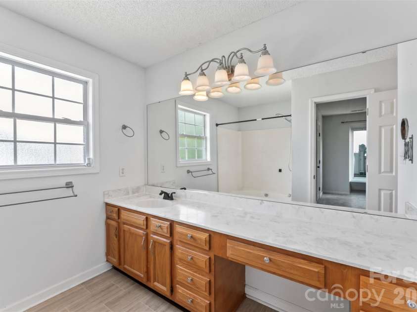 820 Saint Andrews Place, Concord, NC 28025.  MLS# CAR4399325, YatesRealty ID 38719. 