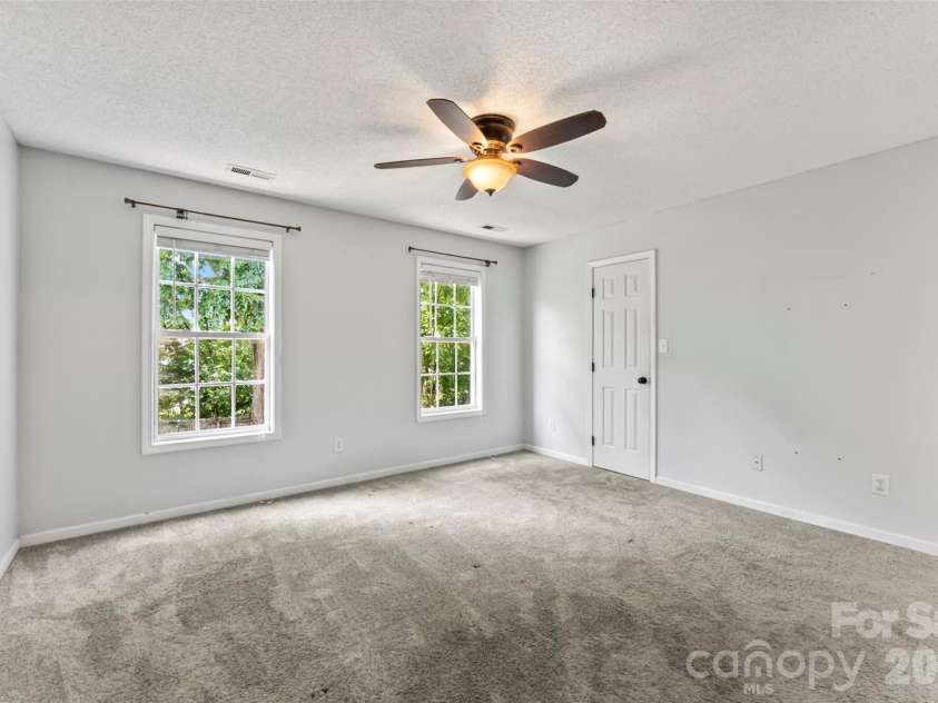 820 Saint Andrews Place, Concord, NC 28025.  MLS# CAR4399325, YatesRealty ID 38719. 