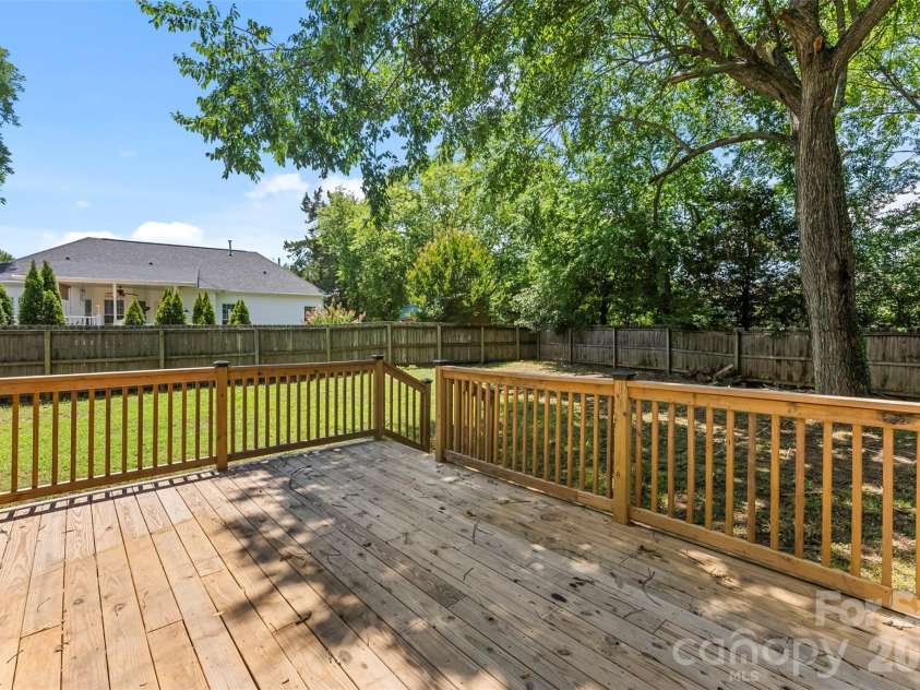 820 Saint Andrews Place, Concord, NC 28025.  MLS# CAR4399325, YatesRealty ID 38719. 