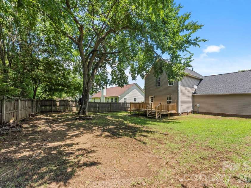 820 Saint Andrews Place, Concord, NC 28025.  MLS# CAR4399325, YatesRealty ID 38719. 